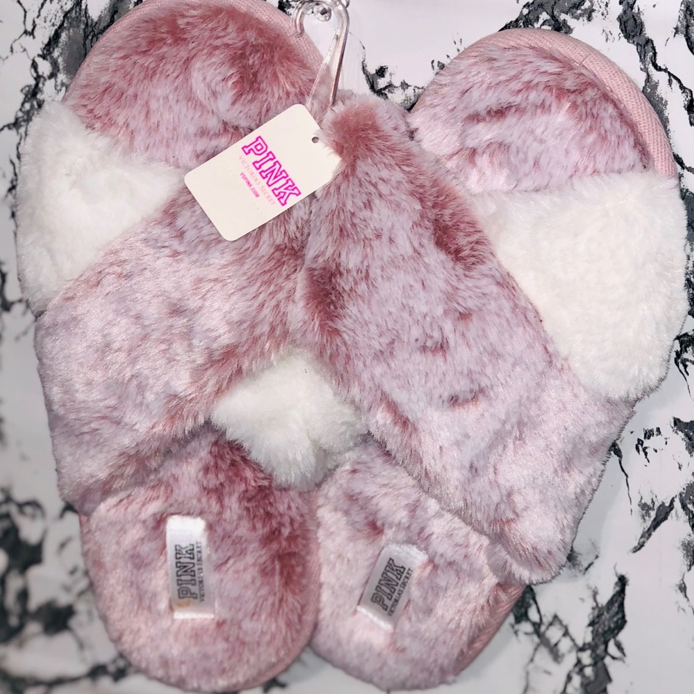 💗 SOLD ON MERC 💗 PINK Victoria’s Secret Slippers